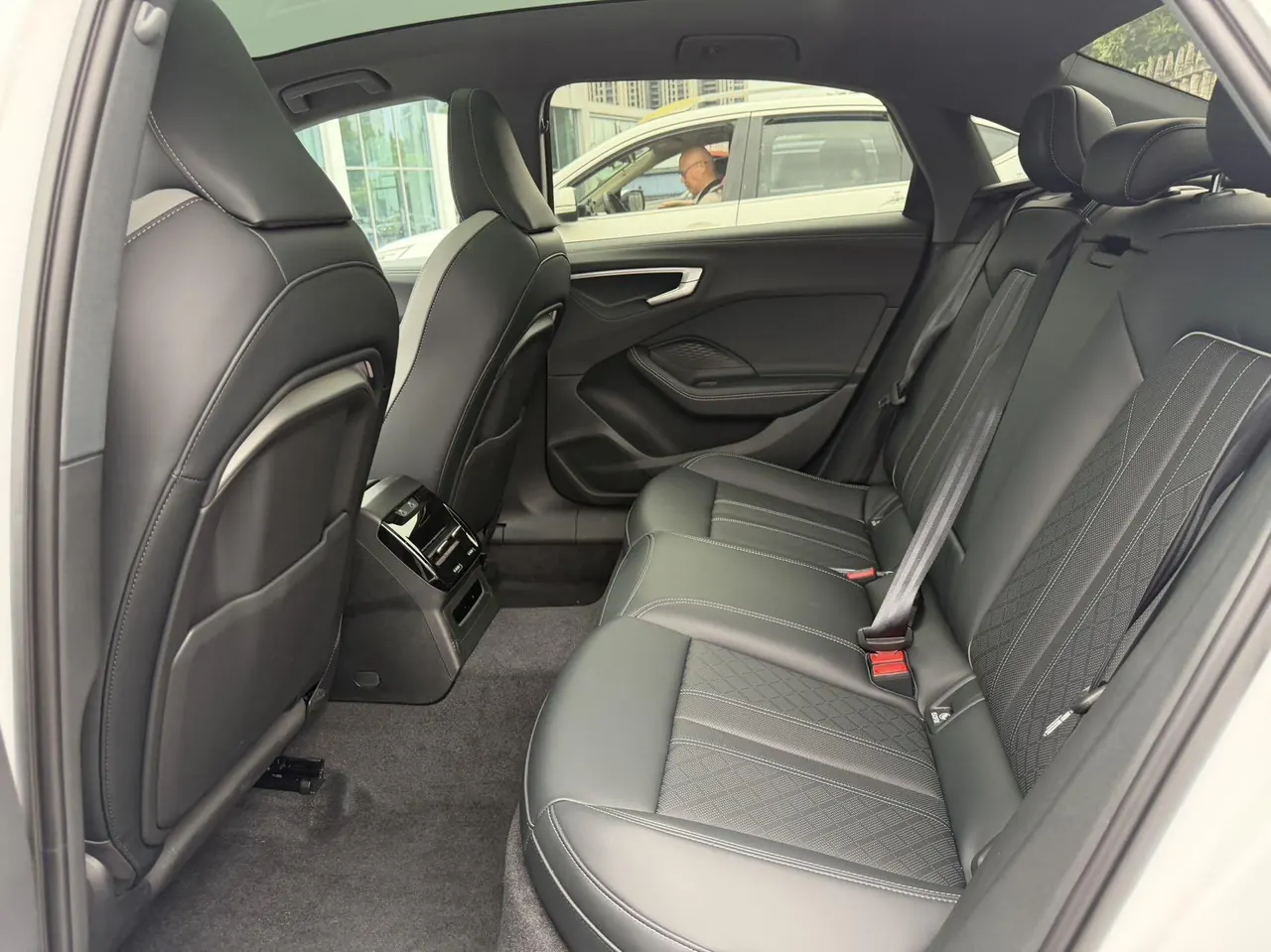 Audi 2026 A5L 2.0T Dry Kun Smart Driving Edition Automatic Gear 5