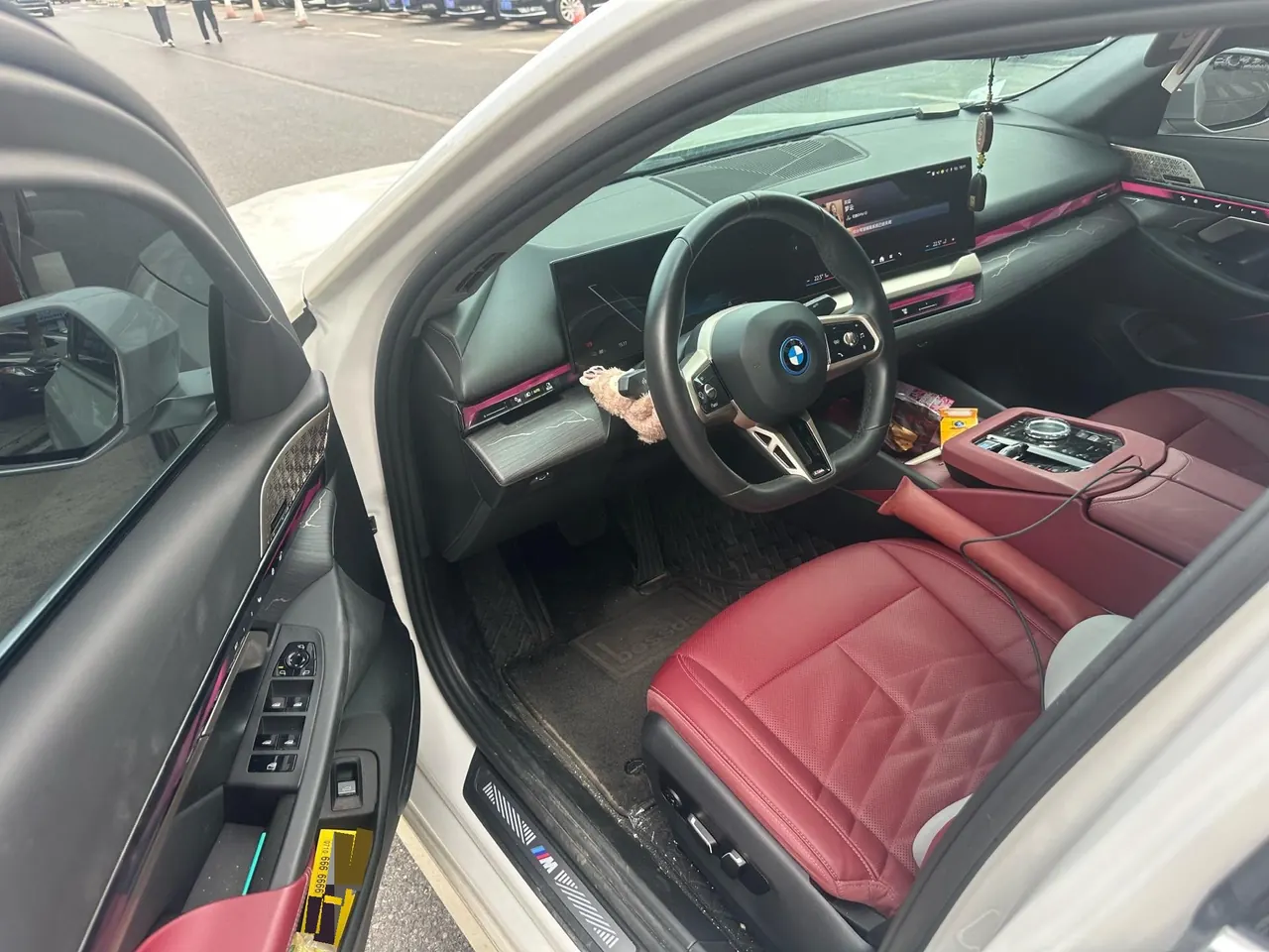 BMW 2024 i5 eDrive 35L Exclusive M Sports Suit Automatic Gear 2