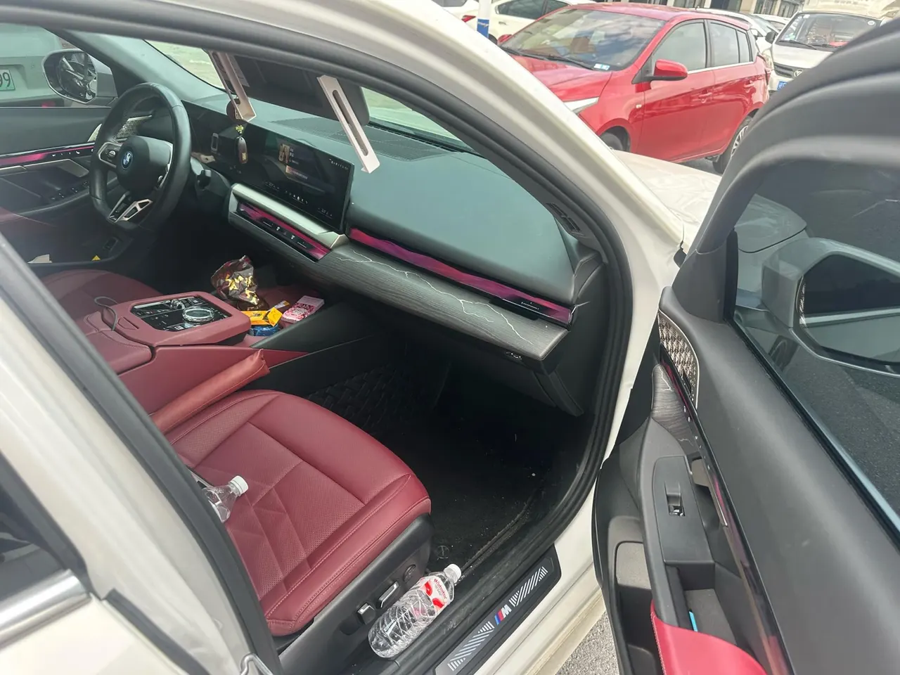 BMW 2024 i5 eDrive 35L Exclusive M Sports Suit Automatic Gear 5