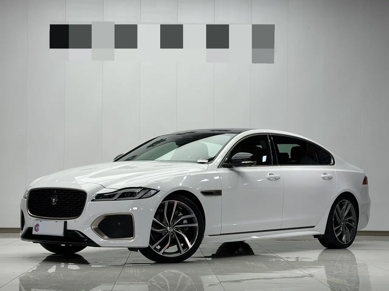 Open image lightbox: Jaguar 2024 XFL 2.0T P300 Four-wheel Drive Flagship Sports Gold Edition Automatic Gear
