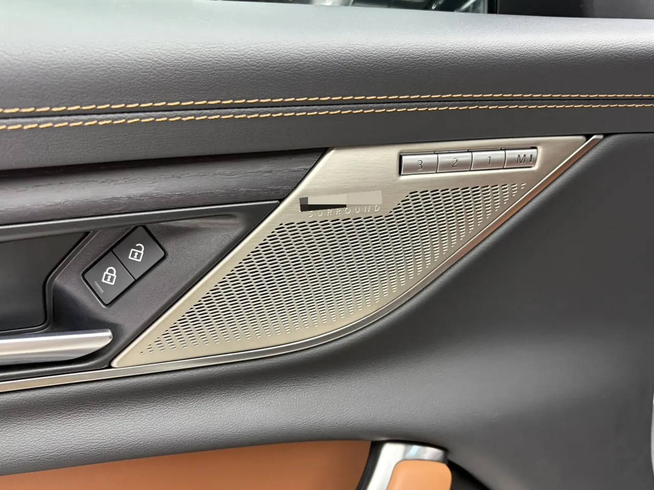Jaguar 2024 XFL 2.0T P300 Four-wheel Drive Flagship Sports Gold Edition Automatic Gear 8