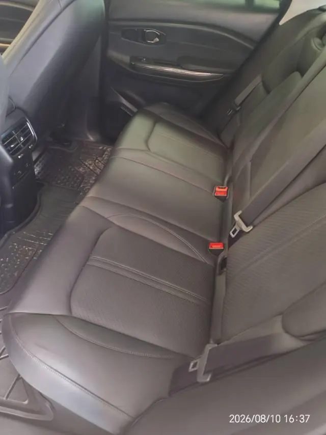 NIO 2020 ES 6 430KM Signature Edition Automatic Gear 4