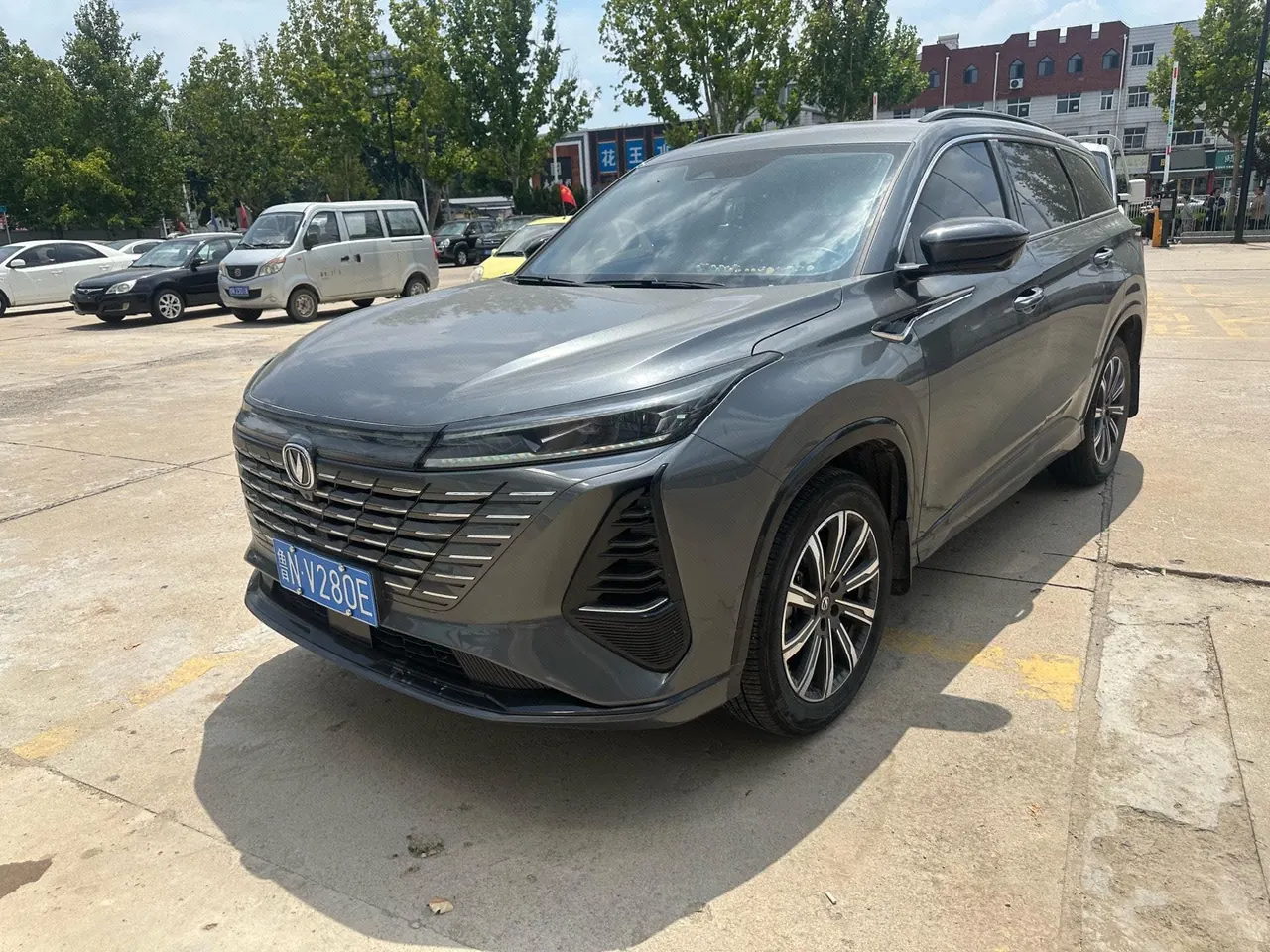 Open image lightbox: ChangAn 2024 CS75 PLUS 1.5T Champion Edition Smart Driving and Strong Navigation Automatic Gear