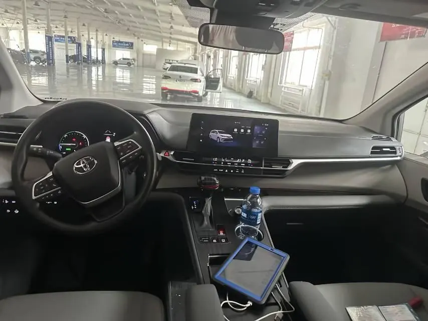 Toyota 2024 Grevia HYBRID 2.5 Stepless Comfort Edition Automatic Transmission 3