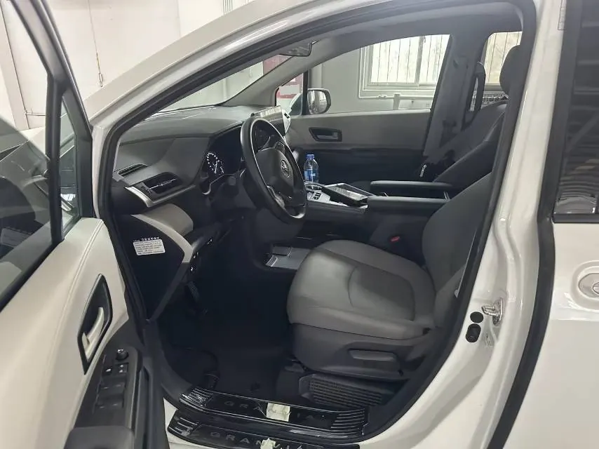 Toyota 2024 Grevia HYBRID 2.5 Stepless Comfort Edition Automatic Transmission 4