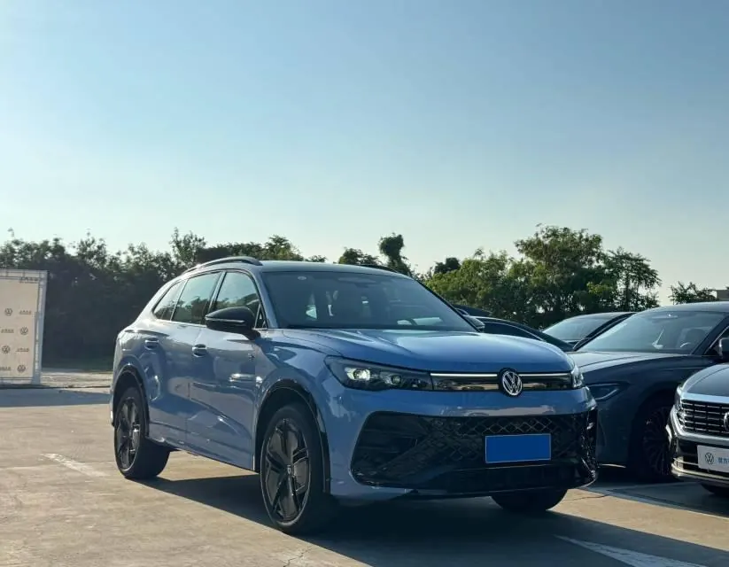 Volkswagen 2024 Tiguan L PRO 2.0TSI 380TSI Four-wheel Drive R-Line Smart Edition Automatic Gear 3