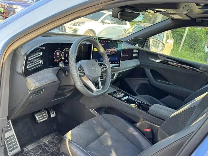 Volkswagen 2024 Tiguan L PRO 2.0TSI 380TSI Four-wheel Drive R-Line Smart Edition Automatic Gear 4