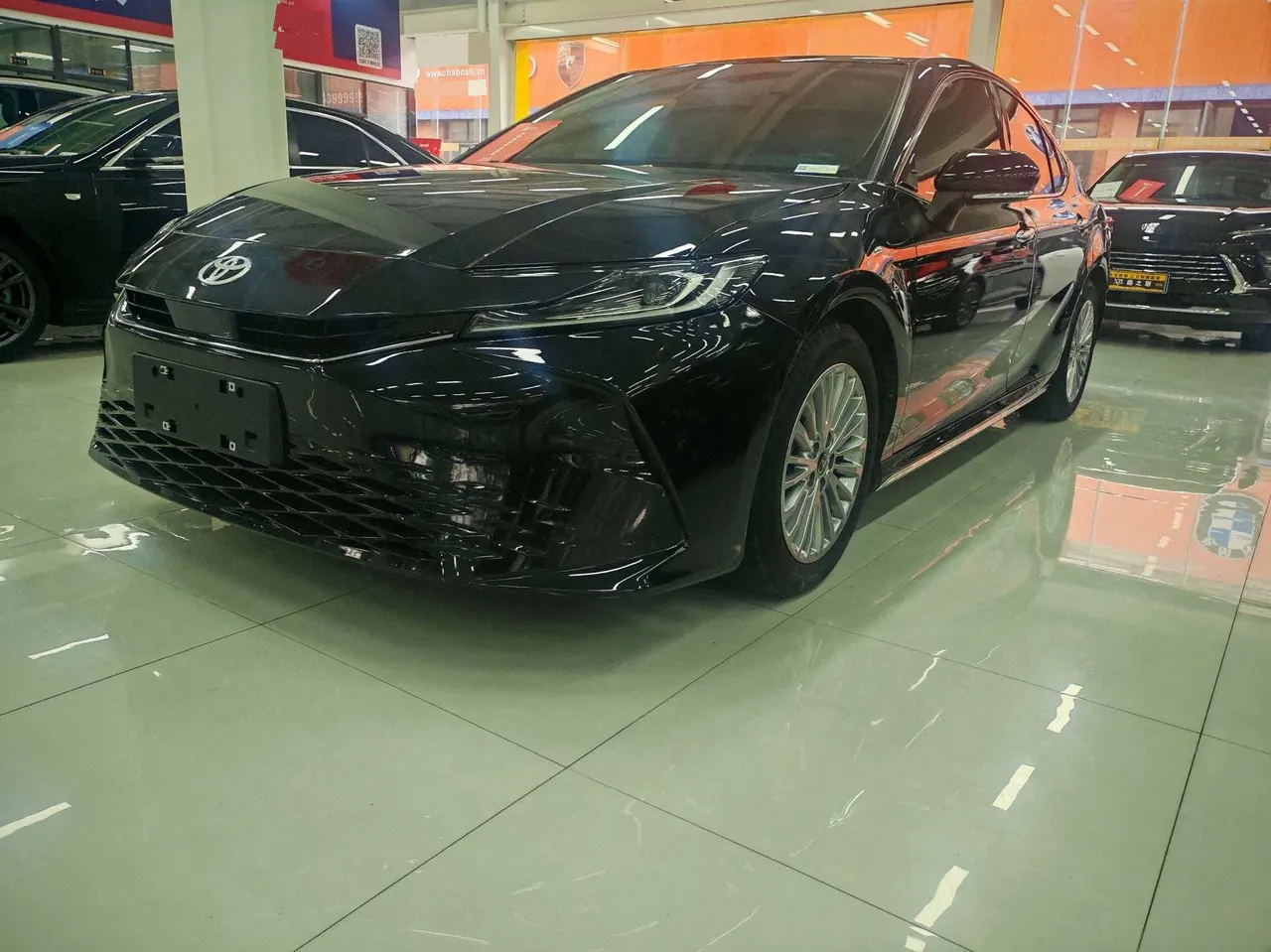 打开图片灯箱:Toyota 2024 Camry 2.0GVP Stepless Deluxe Edition Automatic Transmission