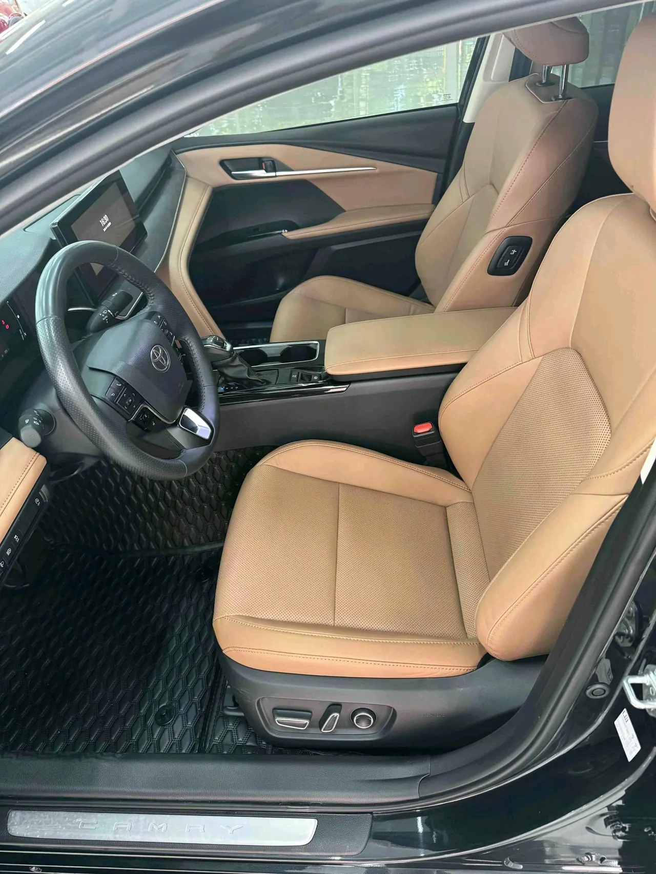 Toyota 2024 Camry 2.0GVP Stepless Deluxe Edition Automatic Transmission 11