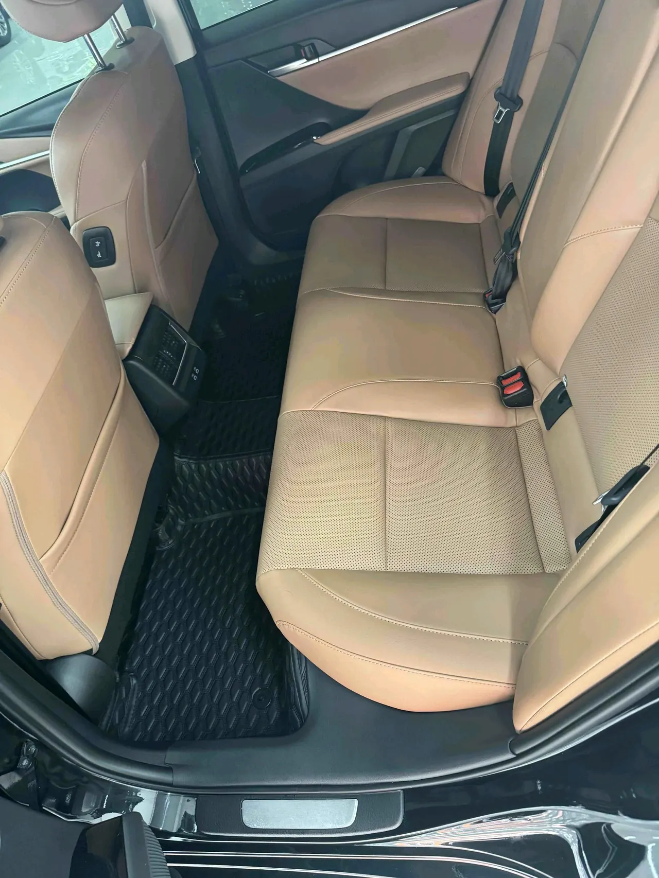Toyota 2024 Camry 2.0GVP Stepless Deluxe Edition Automatic Transmission 12