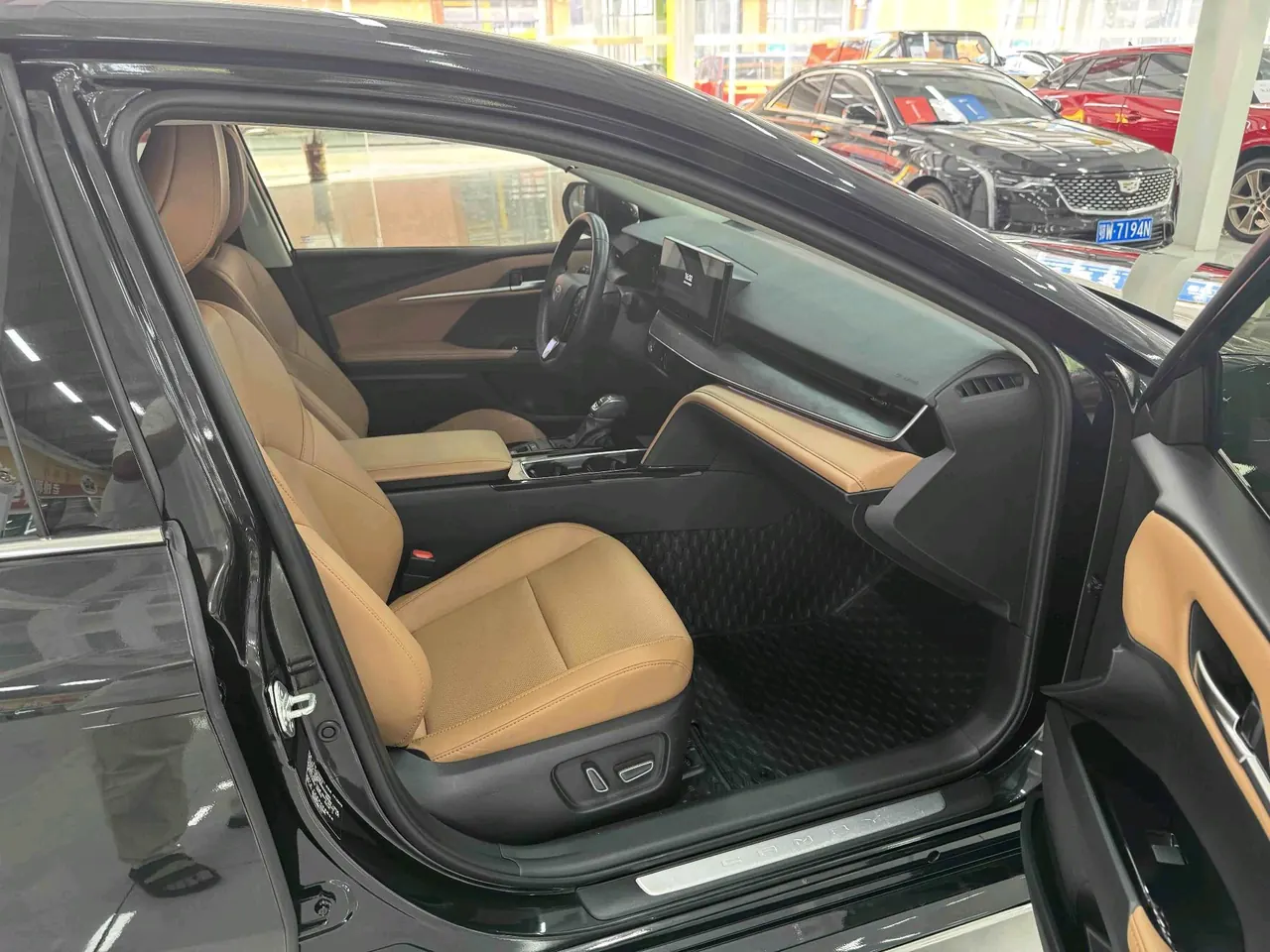 Toyota 2024 Camry 2.0GVP Stepless Deluxe Edition Automatic Transmission 4