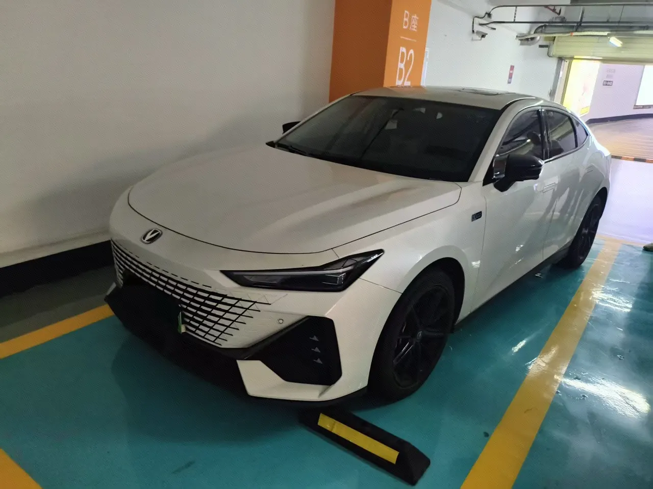 Open image lightbox: ChangAn 2023 UNI-V Smart Electric iDD 1.5T 113km Smart Fun (Fast Edition) Automatic Gear