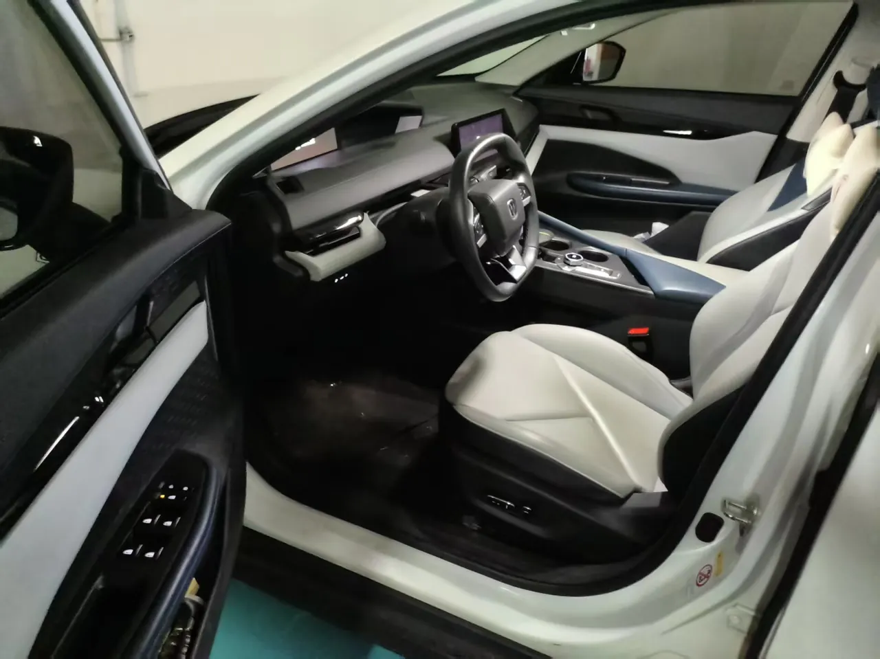 ChangAn 2023 UNI-V Smart Electric iDD 1.5T 113km Smart Fun (Fast Edition) Automatic Gear 3