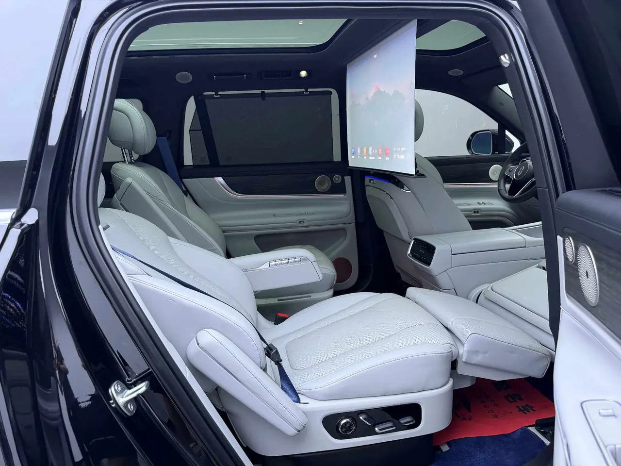 AITO 2024 AITO M9 extended range Ultra 42kWh automatic gear 19