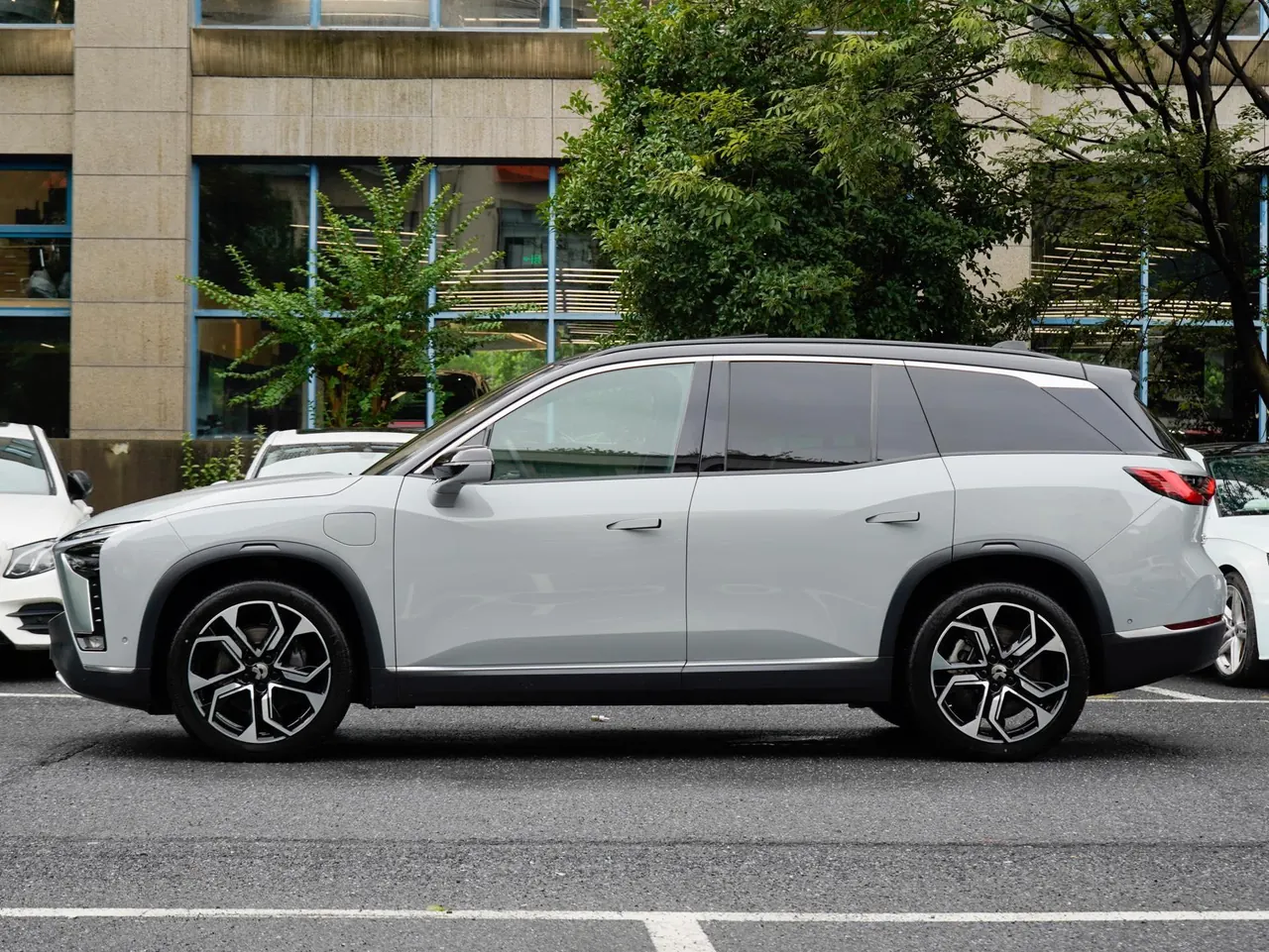 NIO 2020 ES8 Signature Edition 415KM 6-seat Automatic Gear 3