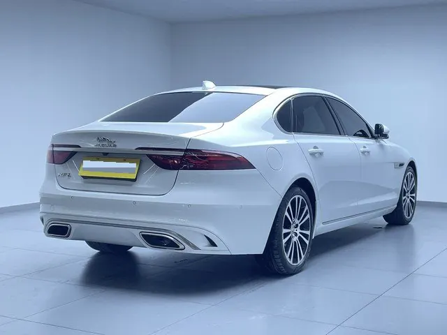Jaguar 2024 XFL 2.0T P 12500.00g Drive Enjoy Deluxe Edition Automatic Gear 2