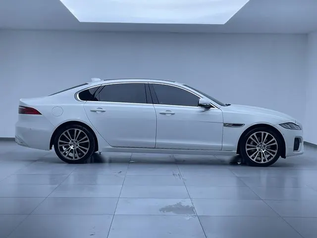 Jaguar 2024 XFL 2.0T P 12500.00g Drive Enjoy Deluxe Edition Automatic Gear 3