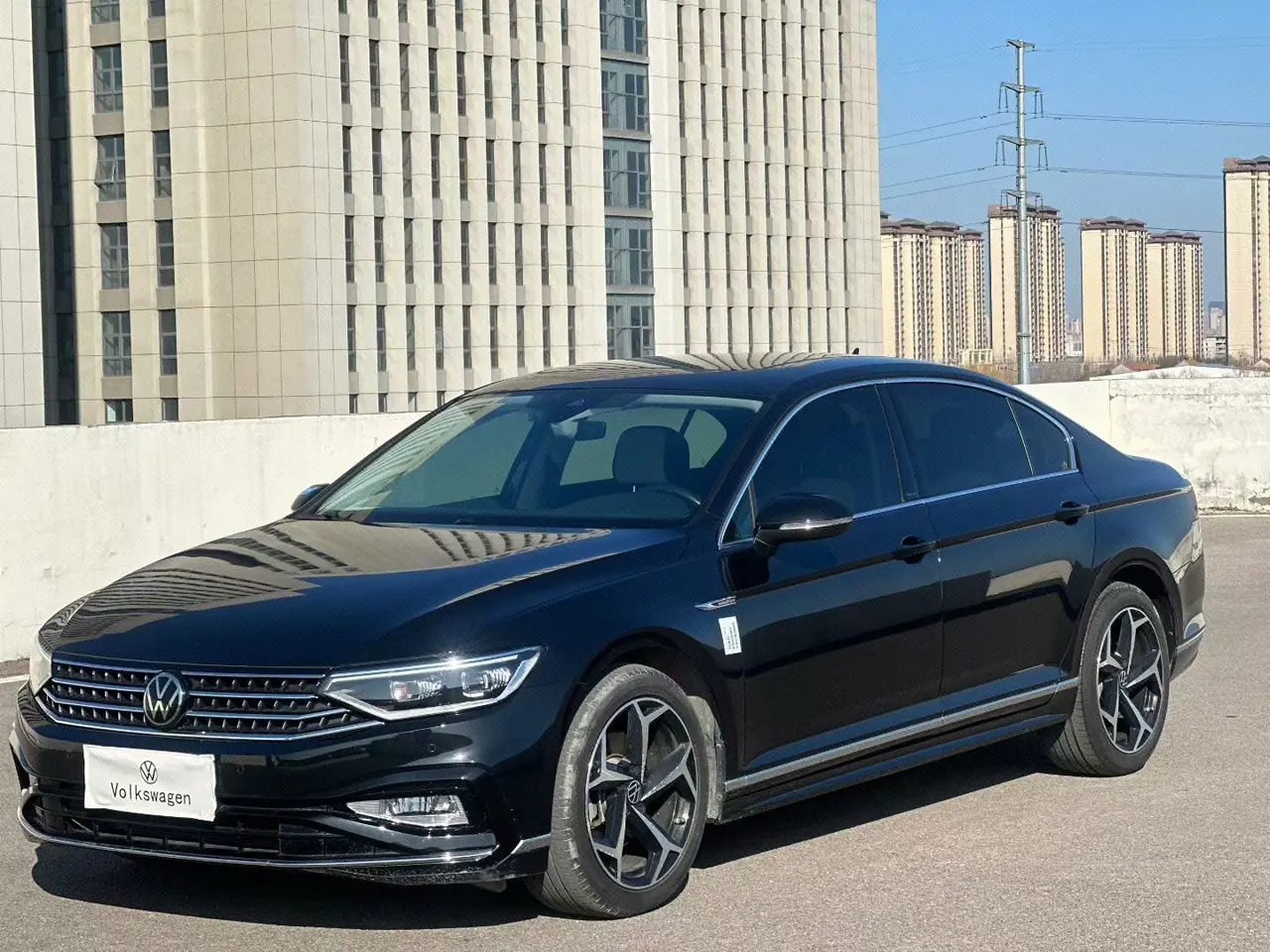 打开图片灯箱:Volkswagen 2024 Magotan 2.0TSI 330TSI 2 million luxury automatic gear