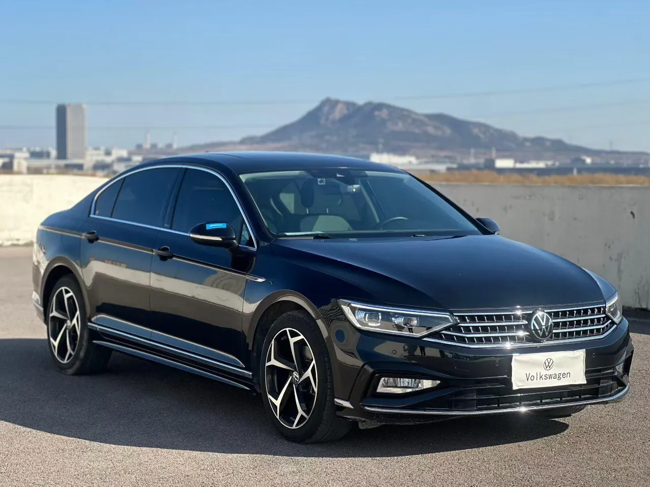 Volkswagen 2024 Magotan 2.0TSI 330TSI 2 million luxury automatic gear 2