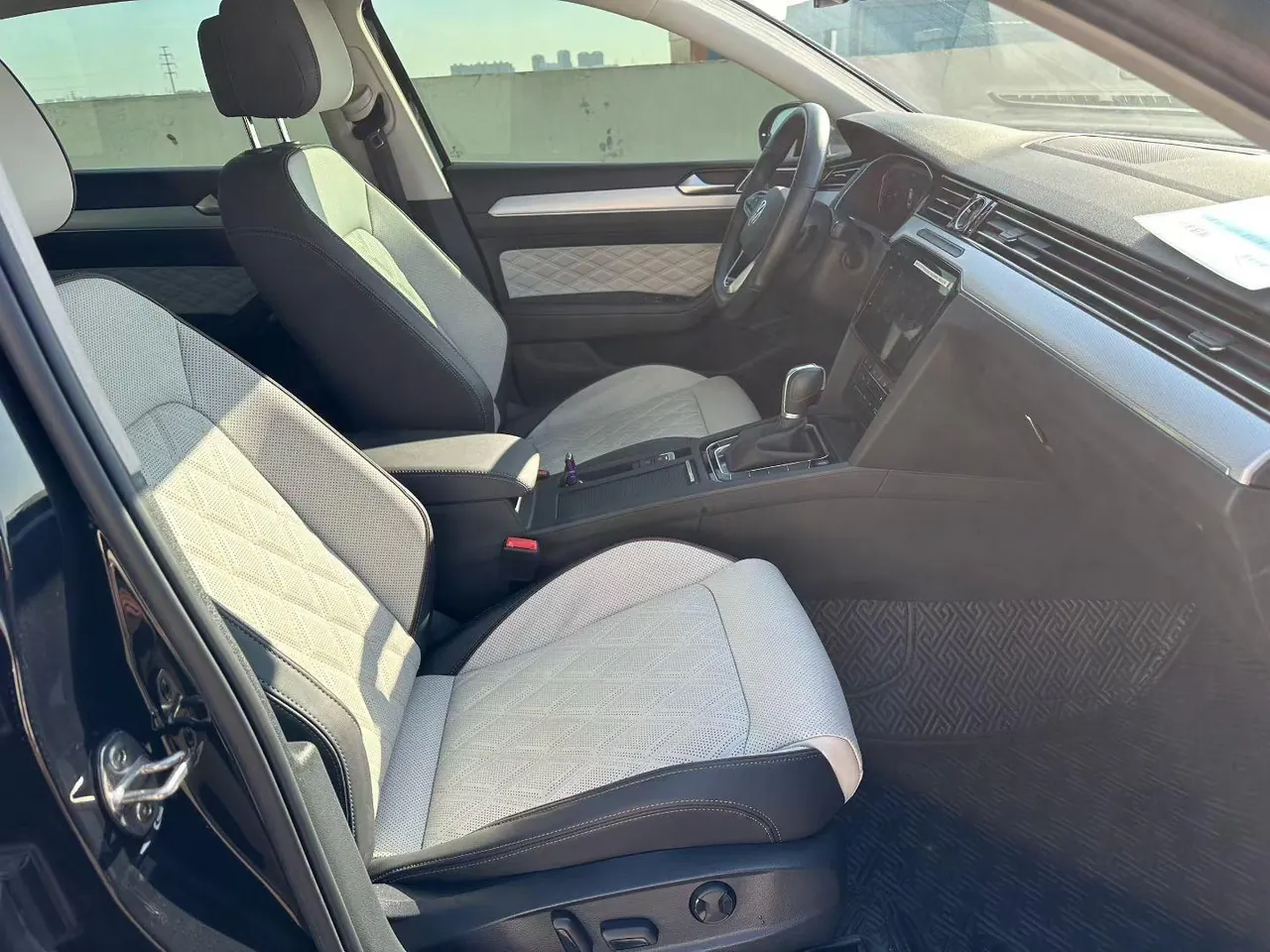 Volkswagen 2024 Magotan 2.0TSI 330TSI 2 million luxury automatic gear 7