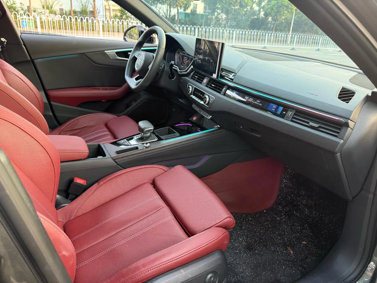 Audi 2024 A4L 2.0TFSI 40TFSI Deluxe Dynamic Automatic 10