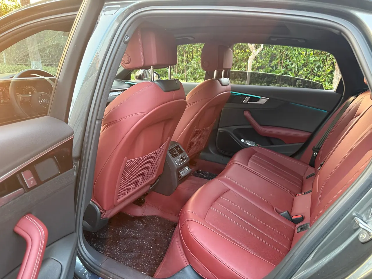Audi 2024 A4L 2.0TFSI 40TFSI Deluxe Dynamic Automatic 7