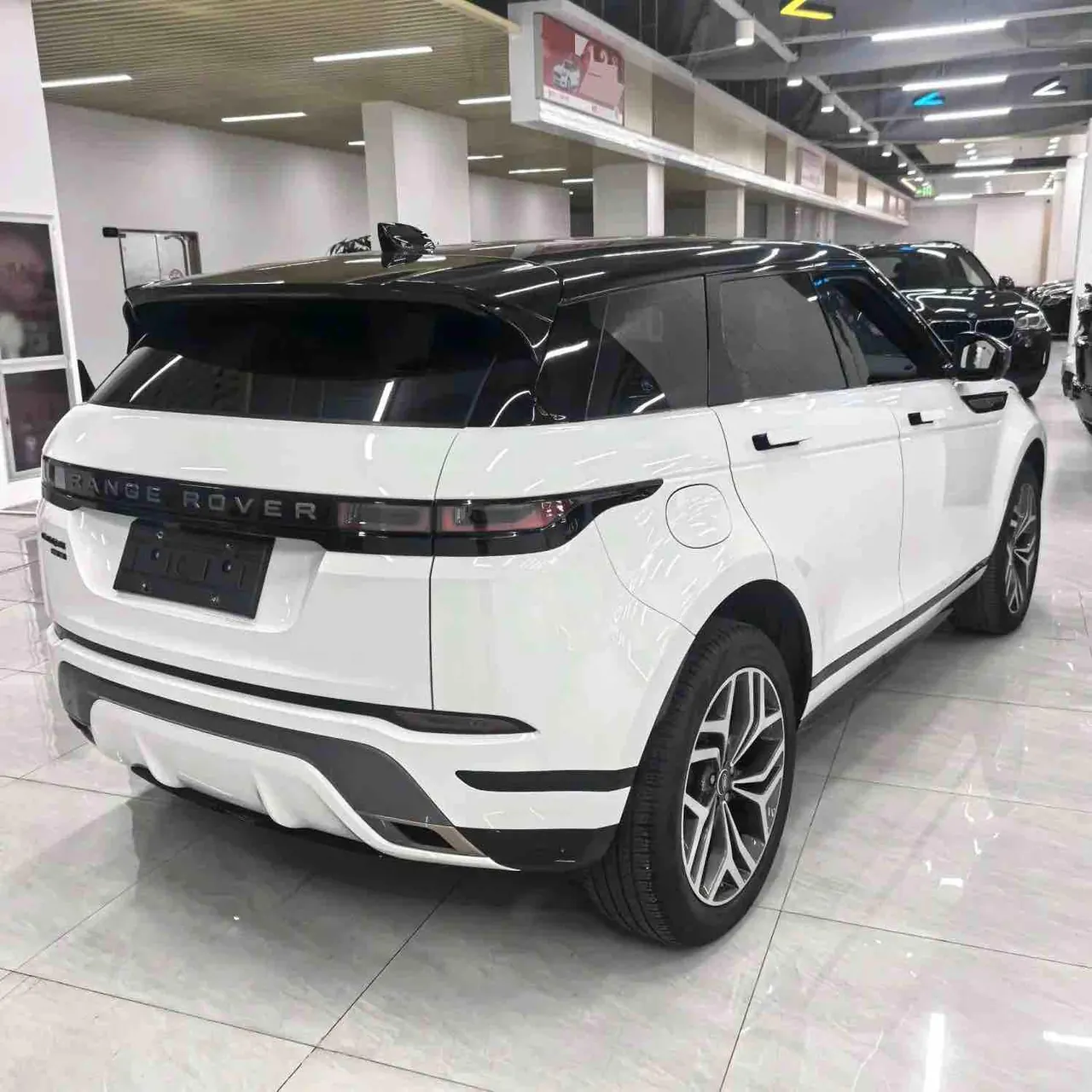 Land Rover 2020 Range Rover Aurora 48V 2.0T 249PS R-DYNAMIC SE Sports Technology Edition Automatic Gear 6
