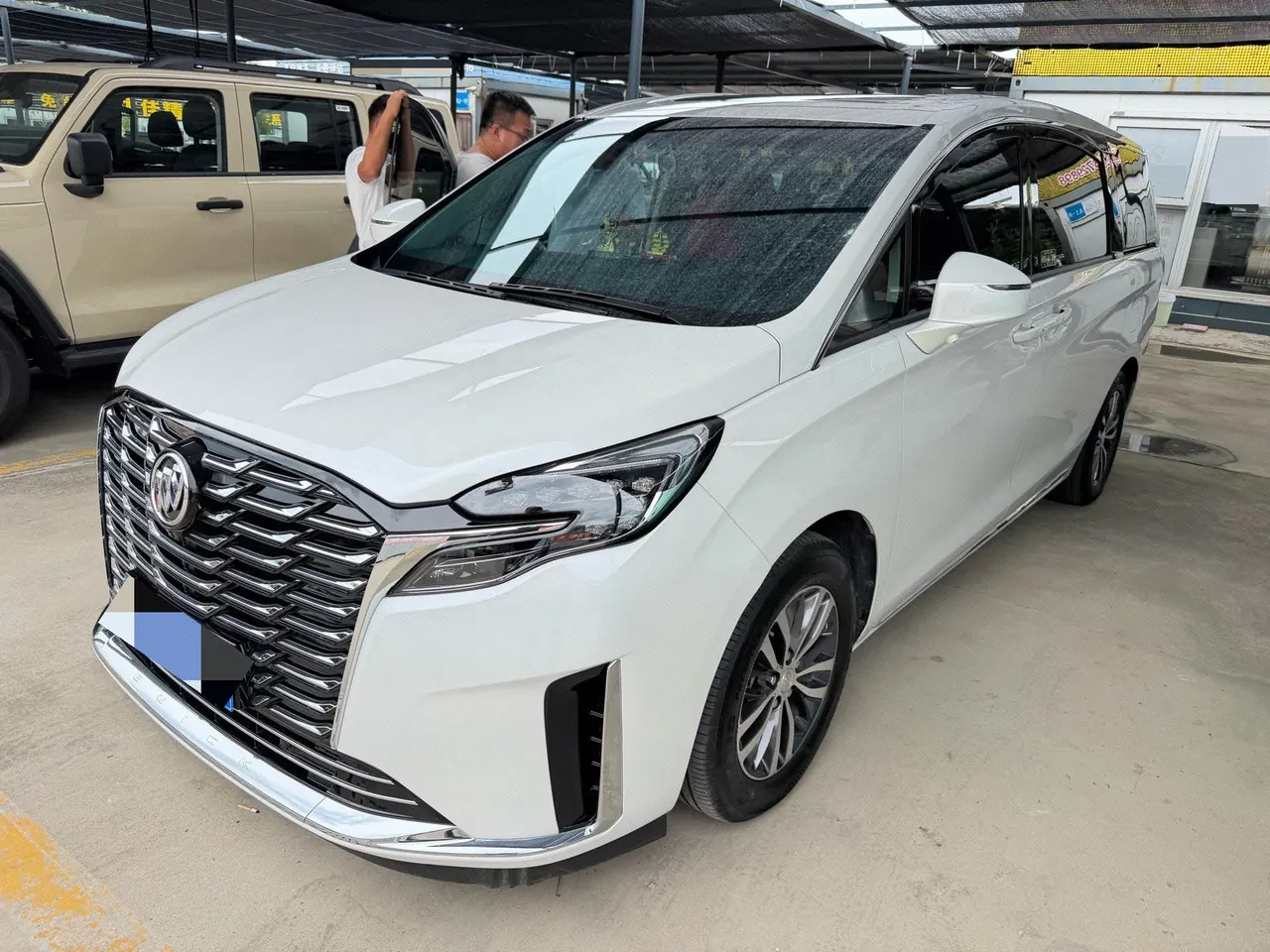打开图片灯箱：Buick 2023 GL8 ES Lu Zun 48V 2.0T 653T Comfortable Automatic Gear
