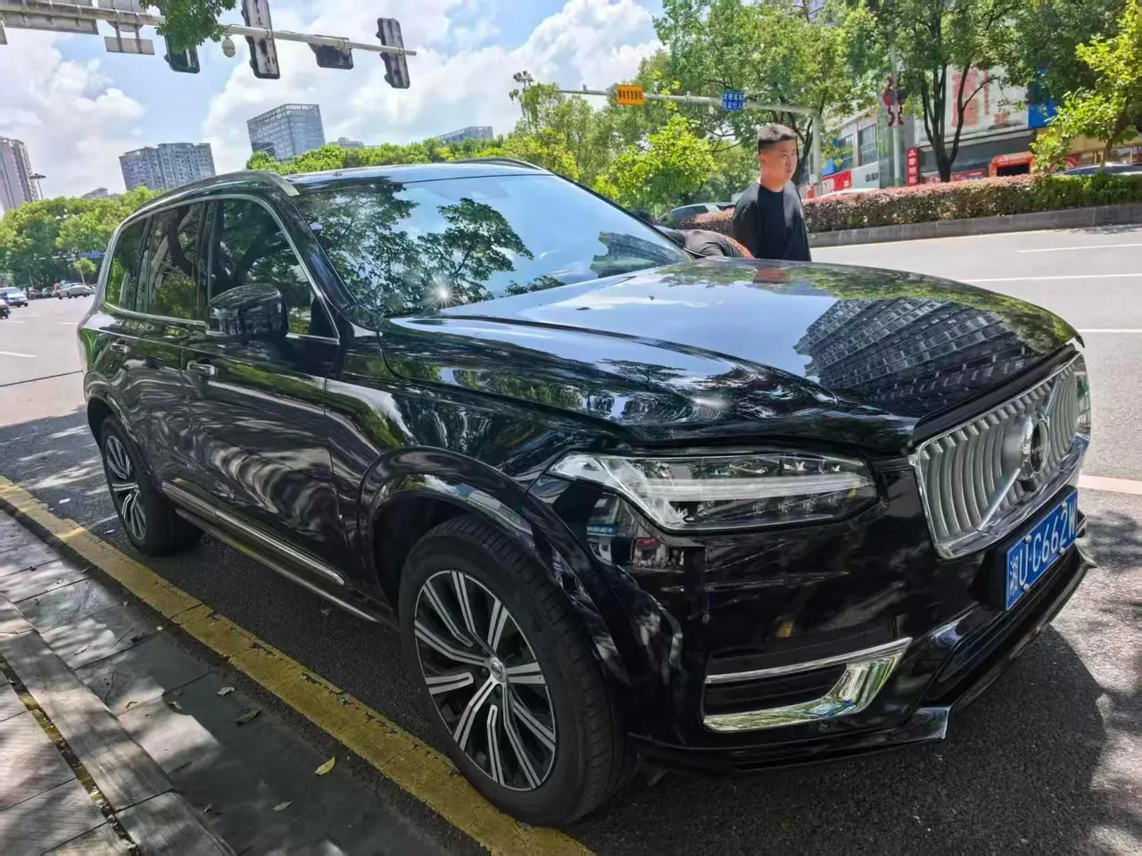 Volvo XC90 (Imported) 2022 XC90 48V 2.0T B5 Zhixing Deluxe Edition 5-seat Automatic Gear 2