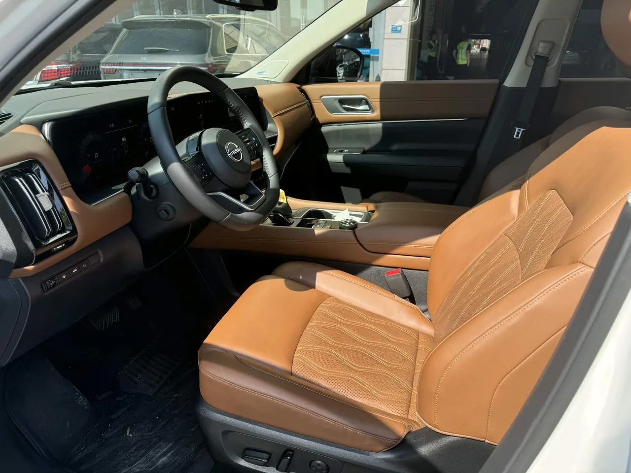 Nissan 2024 Tanlu 2.0T 380VC-TURBO 4-wheel drive Zhizun Edition 6-seat automatic gear 6