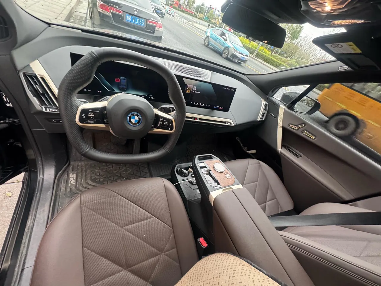 BMW iX (Imported) 2023 iX xDrive50 xDrive50 (Modified) Automatic Gear 3