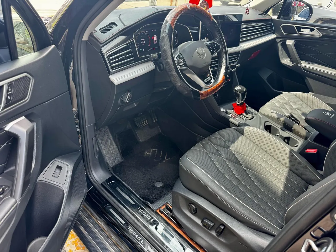 Volkswagen 2022 Tiguan L 2.0TSI 330TSI Two-Drive Smart Edition Automatic Gear 2