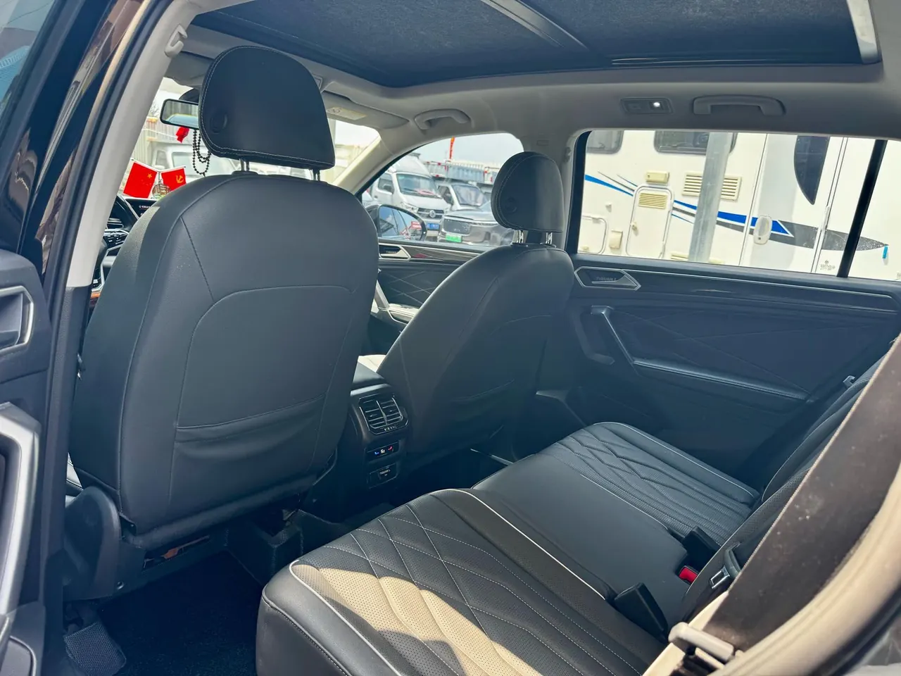 Volkswagen 2022 Tiguan L 2.0TSI 330TSI Two-Drive Smart Edition Automatic Gear 5