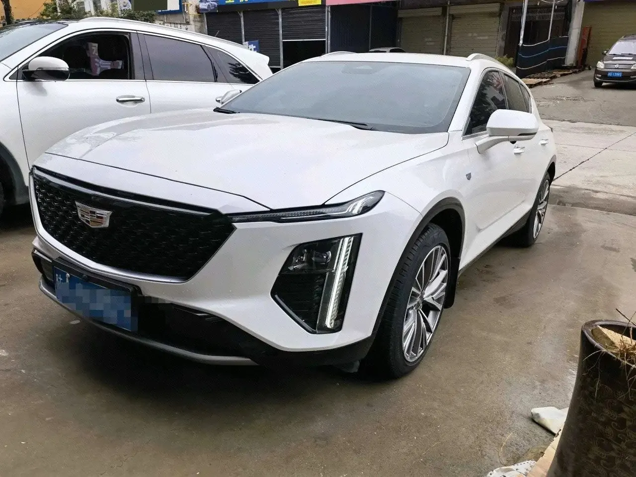 Cadillac 2023 GT4 48V 1.5T 25T Luxury Automatic Gear - View 1