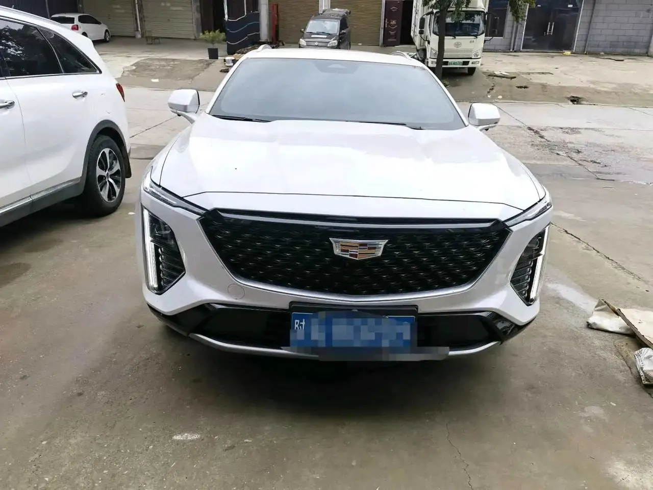 Cadillac 2023 GT4 48V 1.5T 25T Luxury Automatic Gear 2