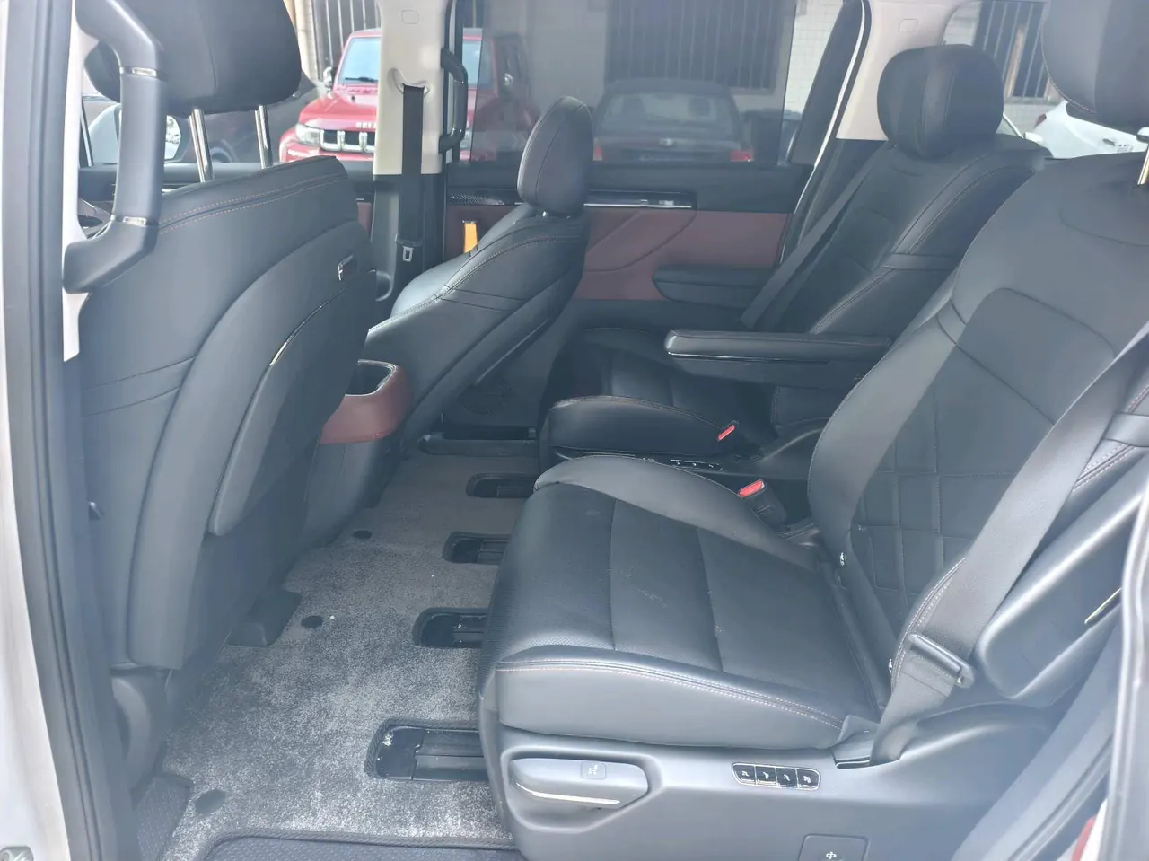 GAC Trumpchi 2024 E8 2.0 150km MAX Automatic Transmission 4