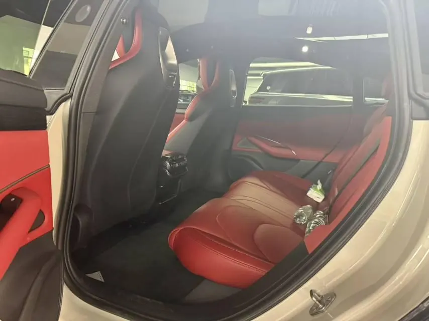 MI 2024 SU 7 700km Rear Drive Long Endurance Smart Driving Edition Automatic Gear 7