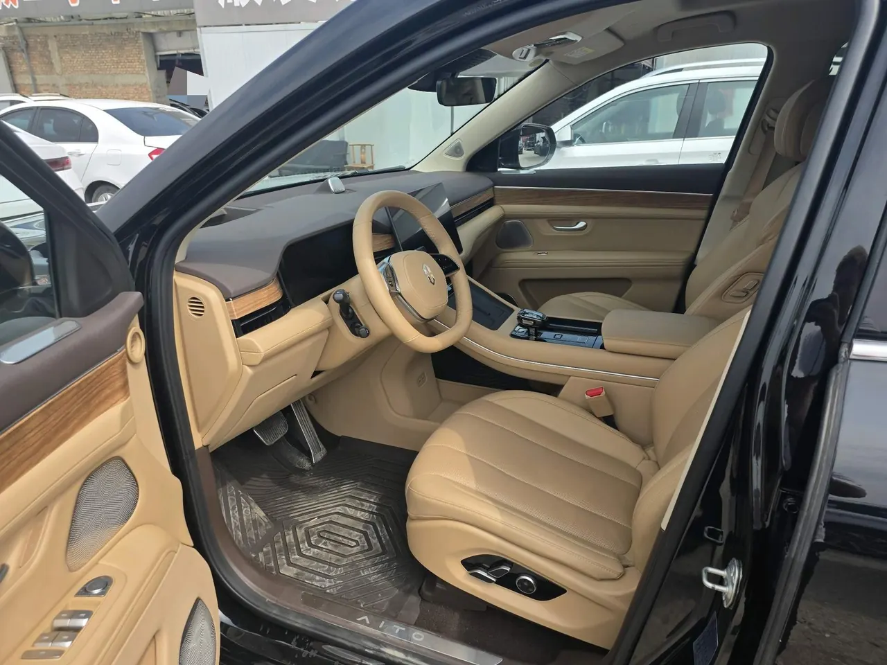 AITO 2024 AITO M7 Smart Drive Four-wheel Drive Max Edition 5-seat Automatic Gear 4