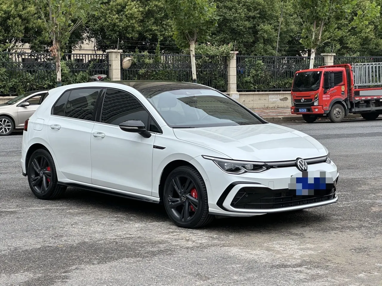 Volkswagen 2023 Golf 8 R-Line 1.4TSI 280TSI Lite Automatic 4