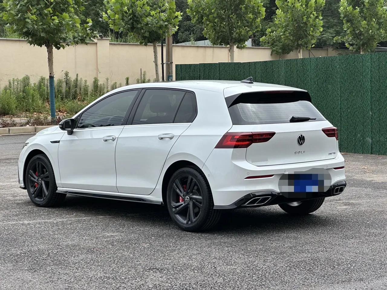 Volkswagen 2023 Golf 8 R-Line 1.4TSI 280TSI Lite Automatic 9