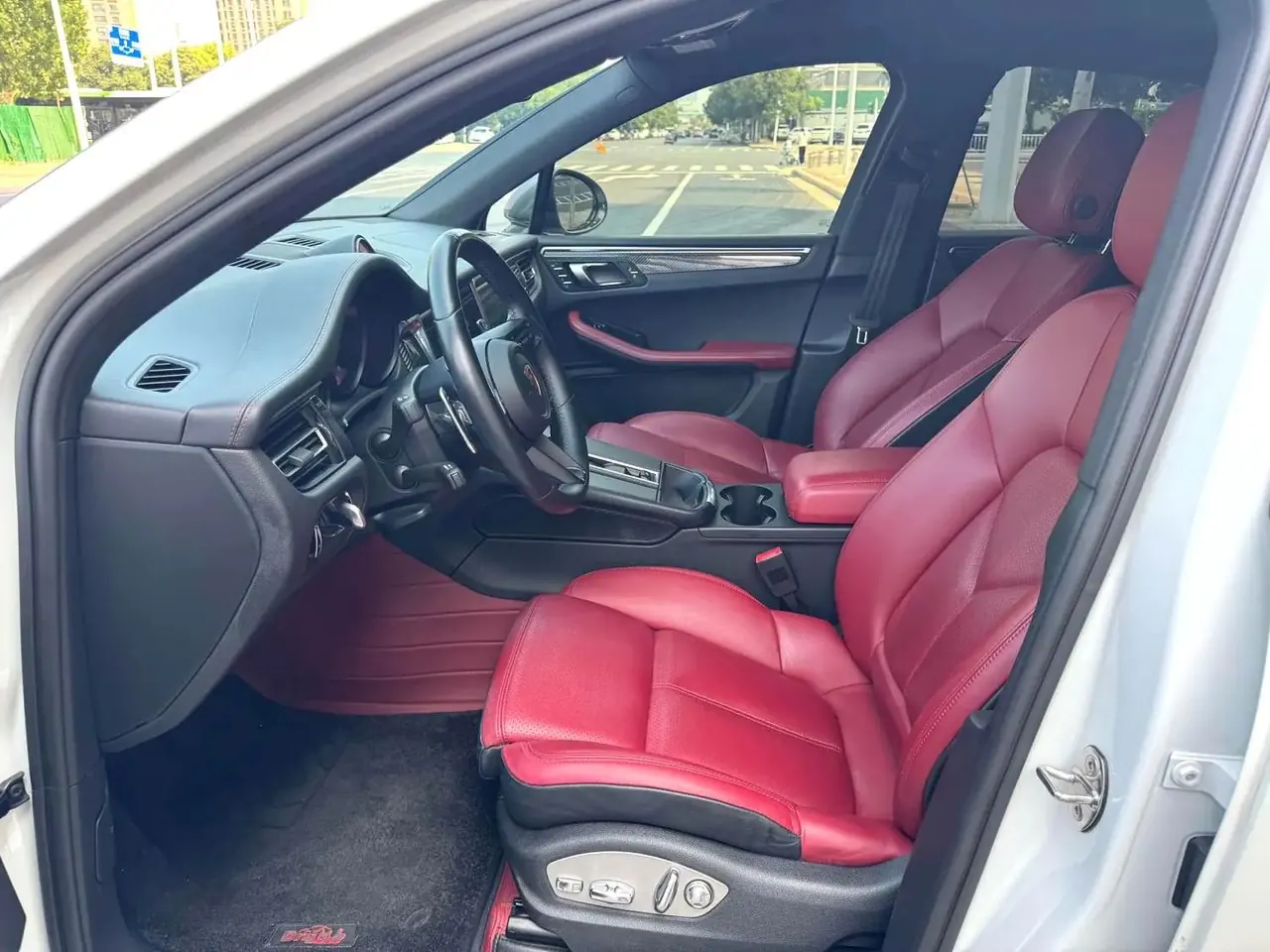Porsche Macan (Imported) 2022 Macan T 2.0T Automatic 3