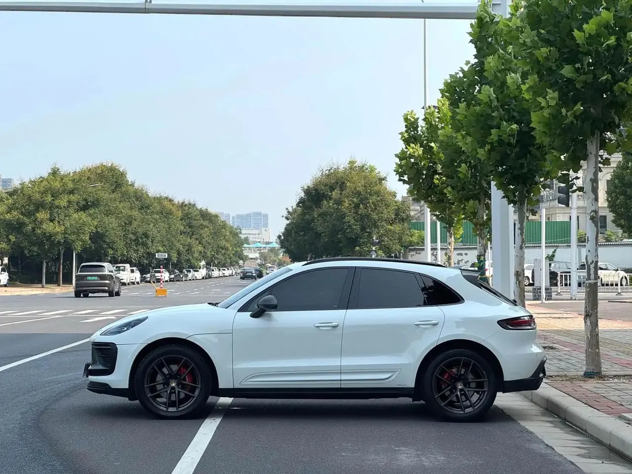 Porsche Macan (Imported) 2022 Macan T 2.0T Automatic 5