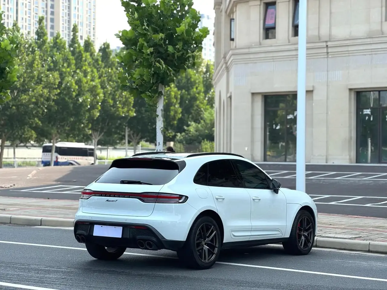 Porsche Macan (Imported) 2022 Macan T 2.0T Automatic 9