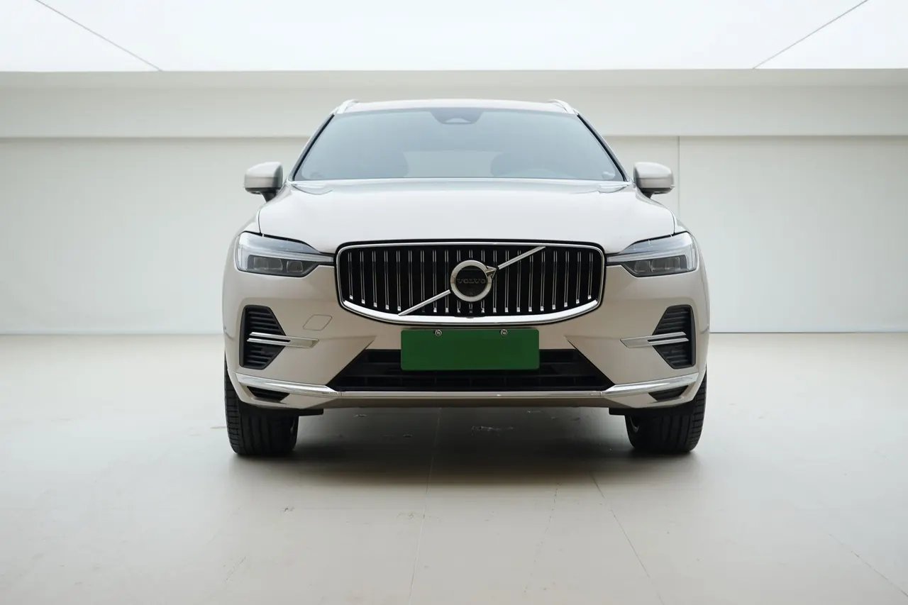 Volvo XC60 New Energy 2024 XC60 PHEV 2.0T T8 Long Endurance Four-wheel Drive Zhiyuan Deluxe Edition Automatic Gear 2