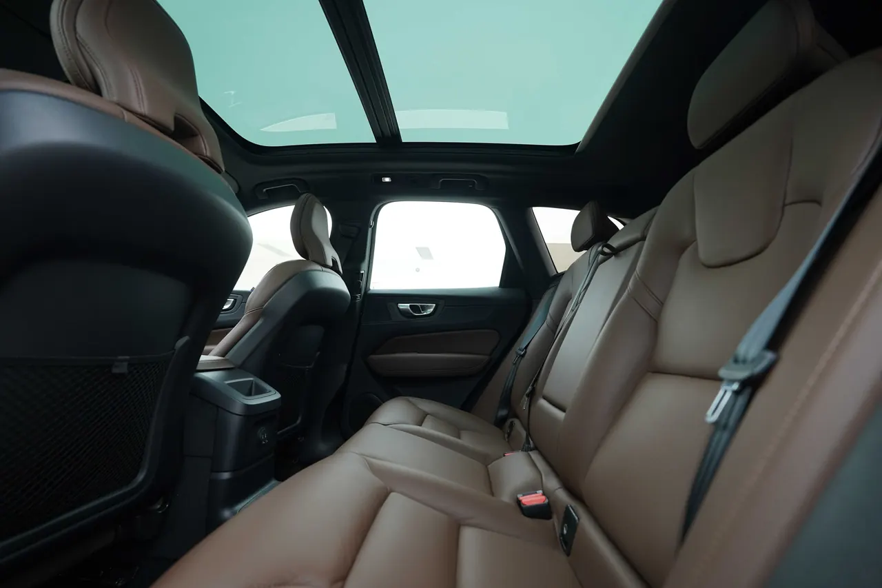 Volvo XC60 New Energy 2024 XC60 PHEV 2.0T T8 Long Endurance Four-wheel Drive Zhiyuan Deluxe Edition Automatic Gear 8