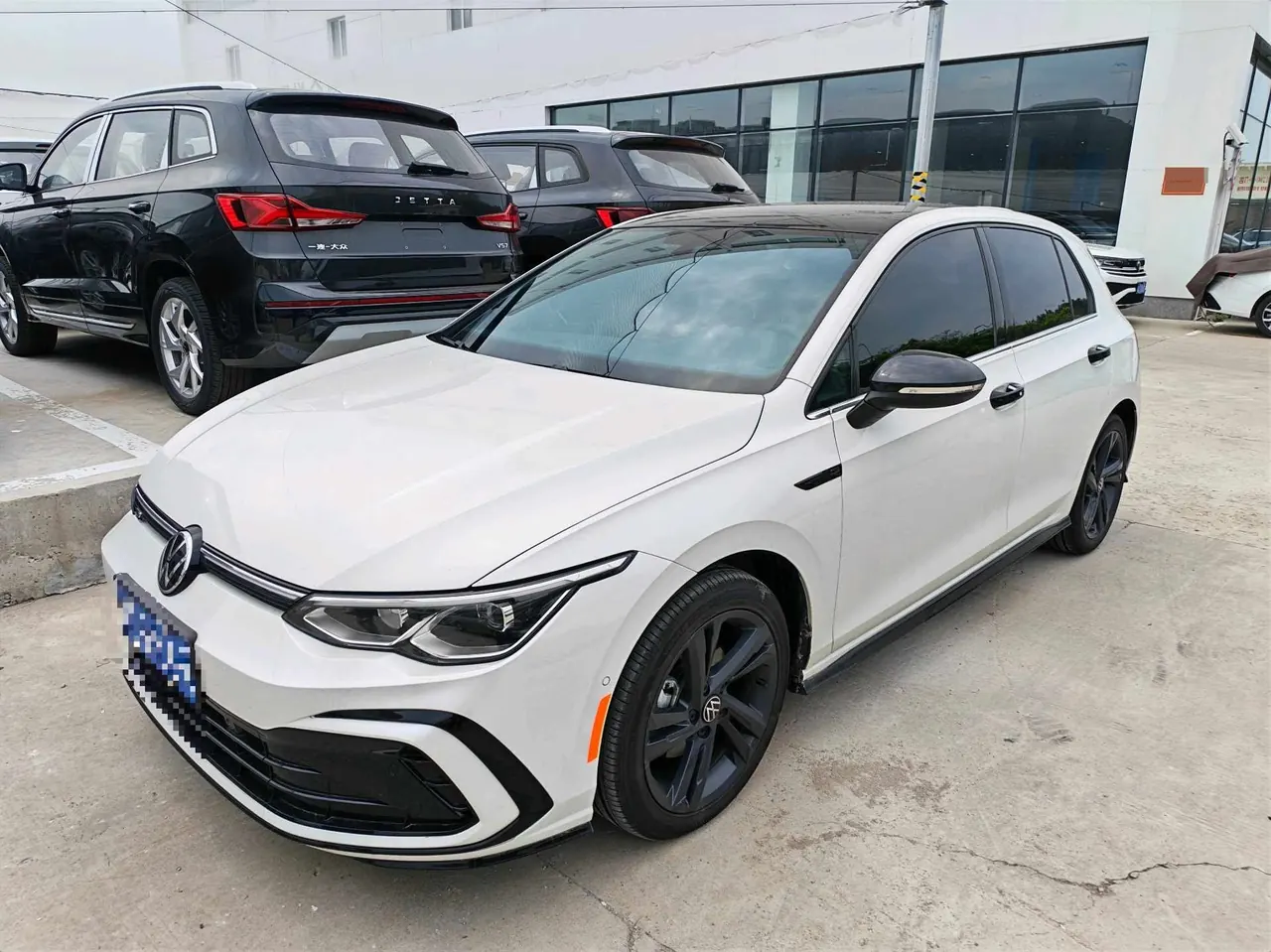 Volkswagen 2023 Golf 8 R-Line 1.4TSI 280TSI Lite Automatic 6