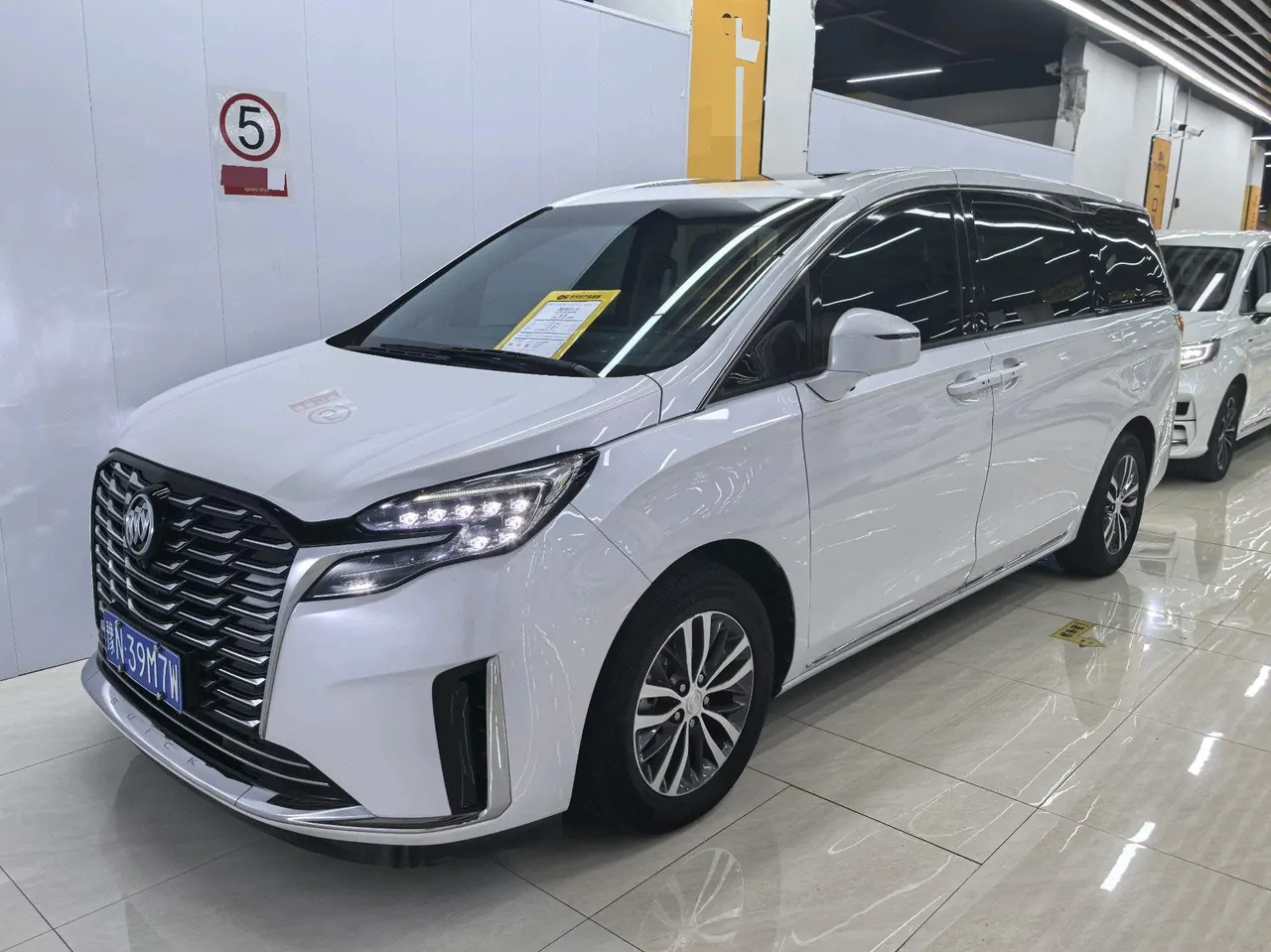 Open image lightbox: Buick 2023 GL8 ES Lu Zun 48V 2.0T 653T Comfortable Automatic Gear