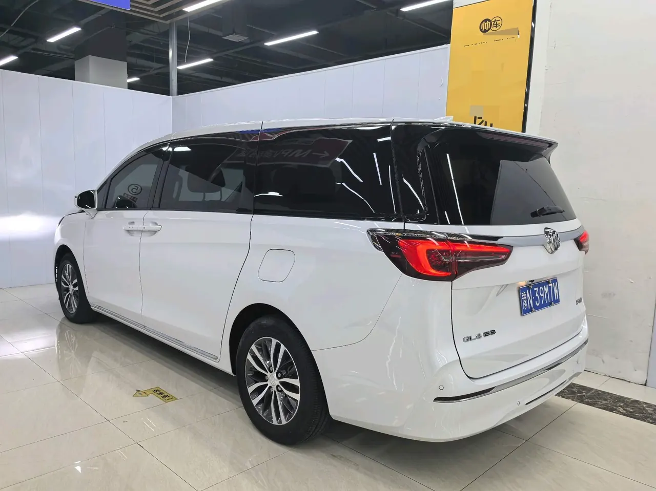 Buick 2023 GL8 ES Lu Zun 48V 2.0T 653T Comfortable Automatic Gear 8