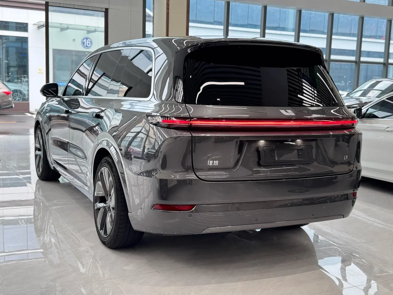 Li 2022 L9 1.5T Max Edition Automatic Gear 7