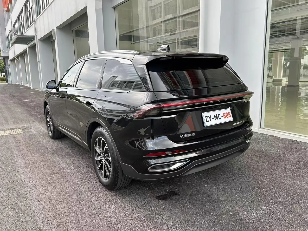 Lincoln 2026 Navigator 2.0T Two-Drive Sailing Edition Automatic Gear 10